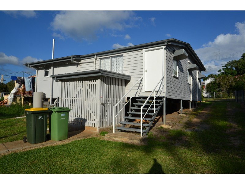 10 James St, Mount Morgan QLD 4714