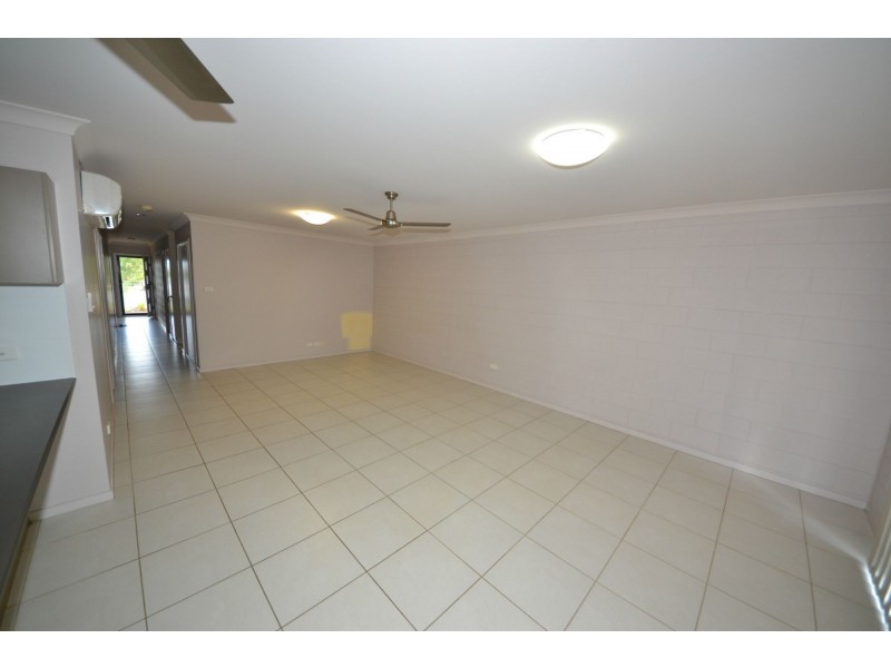 2/181 Lucas Street, Gracemere QLD 4702
