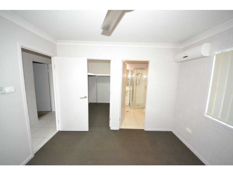2/181 Lucas Street, Gracemere QLD 4702