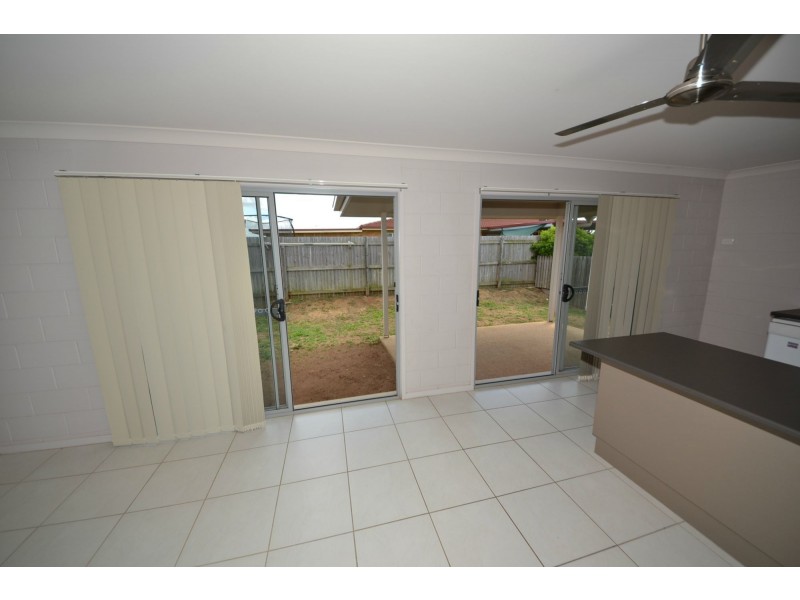 2/181 Lucas Street, Gracemere QLD 4702