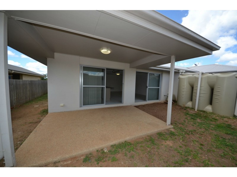 2/181 Lucas Street, Gracemere QLD 4702