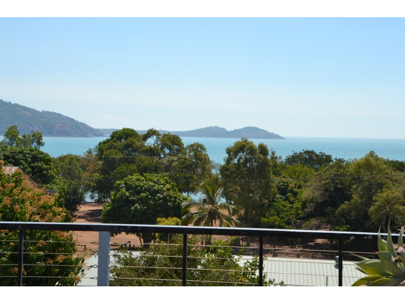 6 Jacaranda Dr, Stanage QLD 4702