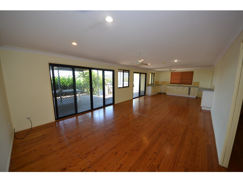 6 Jacaranda Dr, Stanage QLD 4702