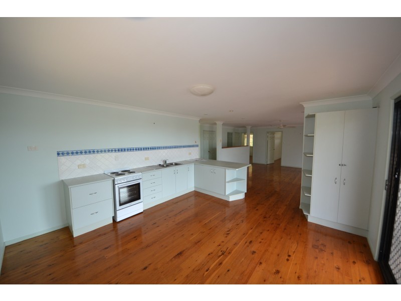 6 Jacaranda Dr, Stanage QLD 4702