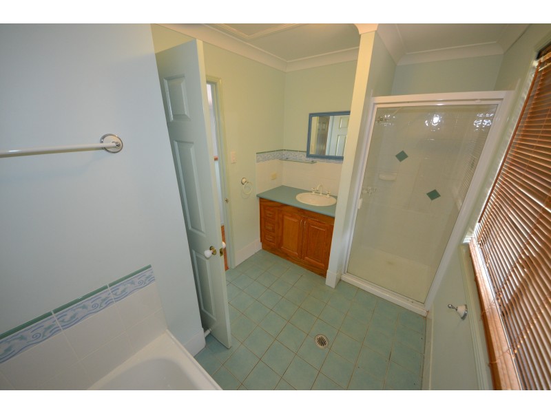 6 Jacaranda Dr, Stanage QLD 4702