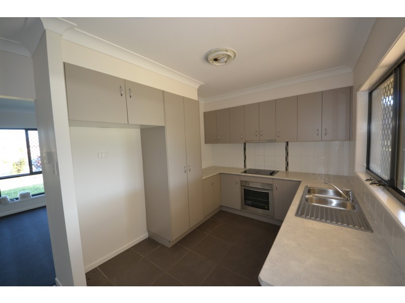 10 Chatterton Bvd, Gracemere QLD 4702