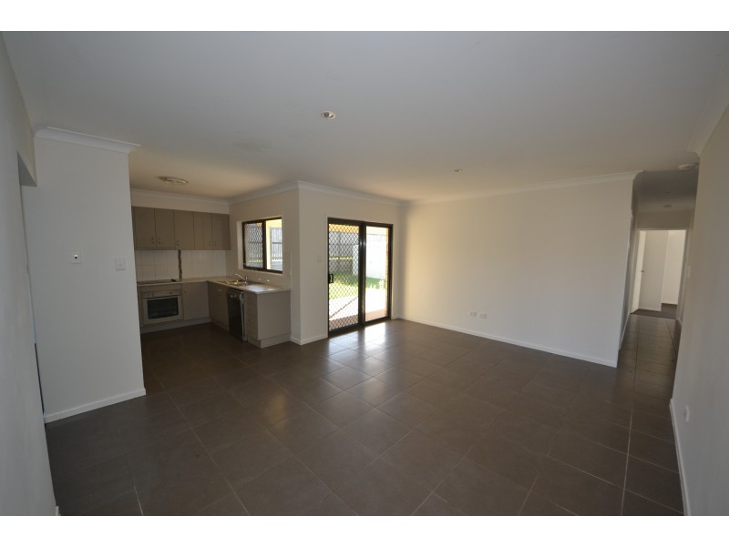 10 Chatterton Bvd, Gracemere QLD 4702