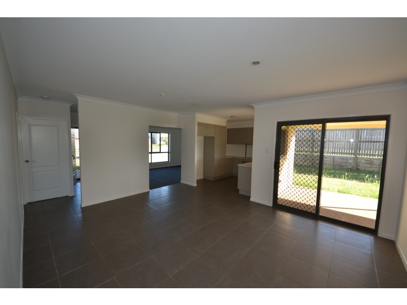 10 Chatterton Bvd, Gracemere QLD 4702