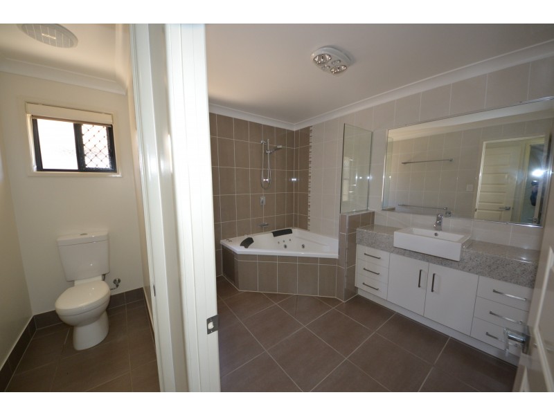 109 Lucas St, Gracemere QLD 4702