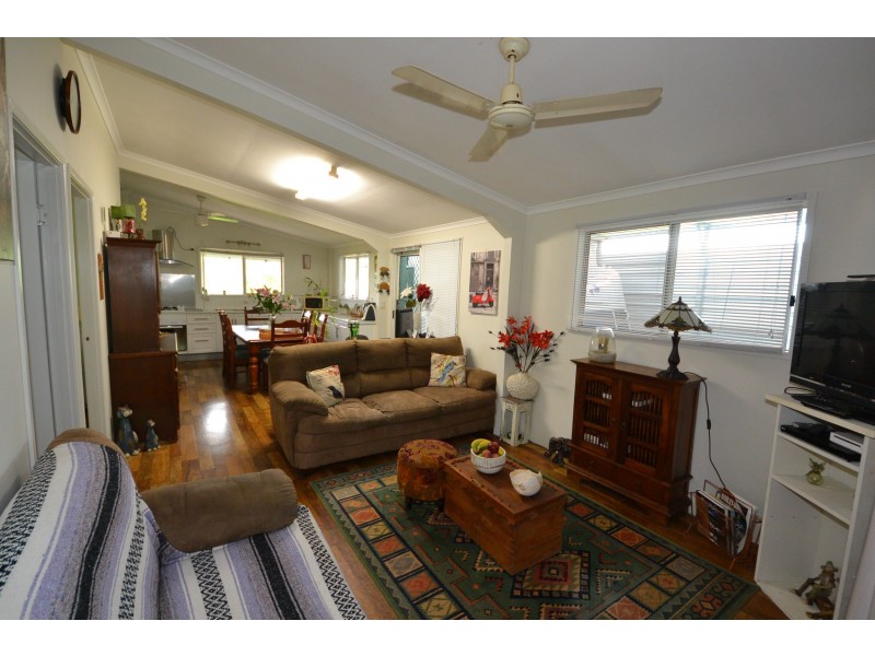 11 Mark Cl, Bouldercombe QLD 4702