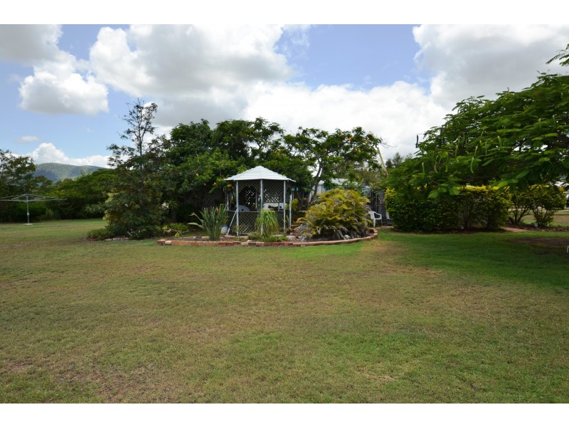 11 Mark Cl, Bouldercombe QLD 4702