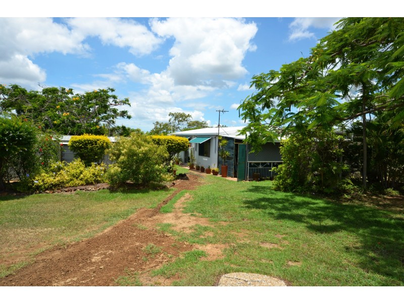11 Mark Cl, Bouldercombe QLD 4702