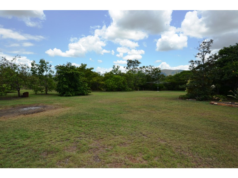 11 Mark Cl, Bouldercombe QLD 4702