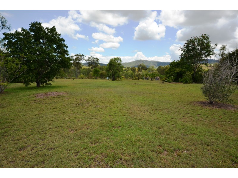 11 Mark Cl, Bouldercombe QLD 4702