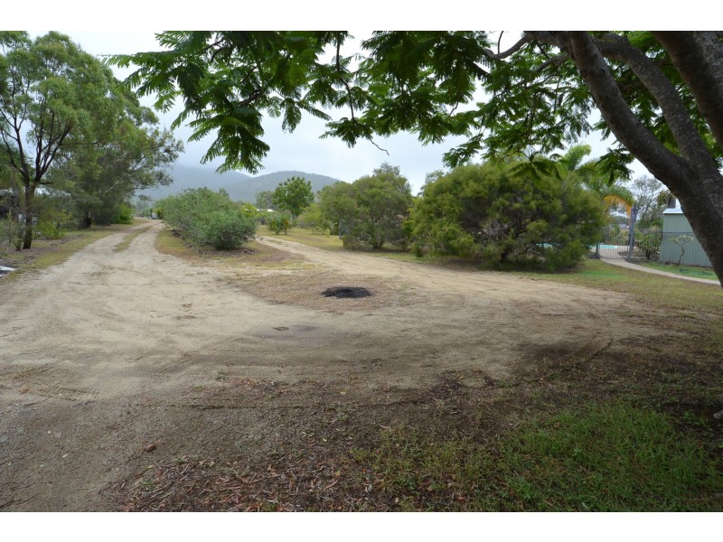 11 Mark Cl, Bouldercombe QLD 4702