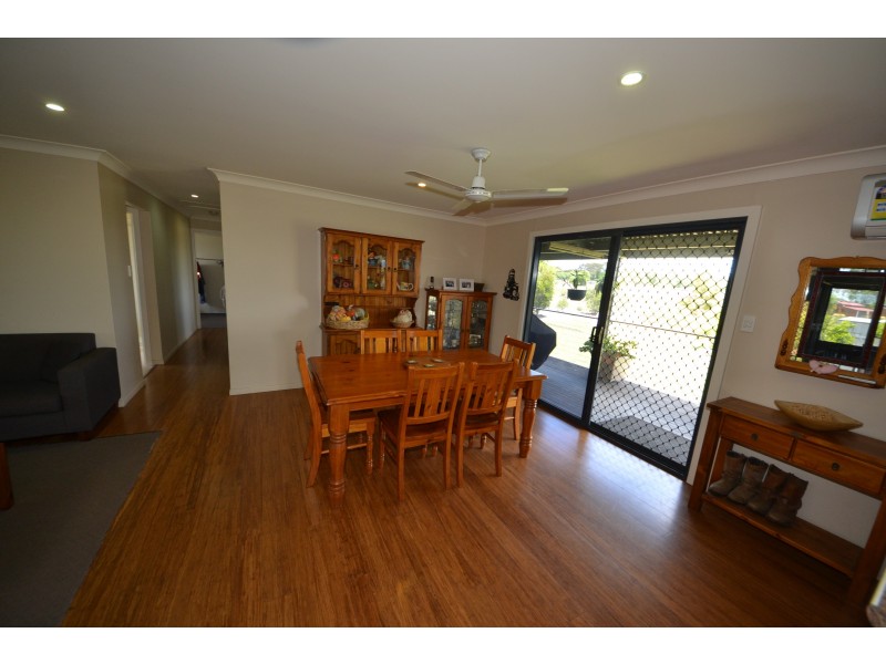 40 Sheehan Rd, Alton Downs QLD 4702