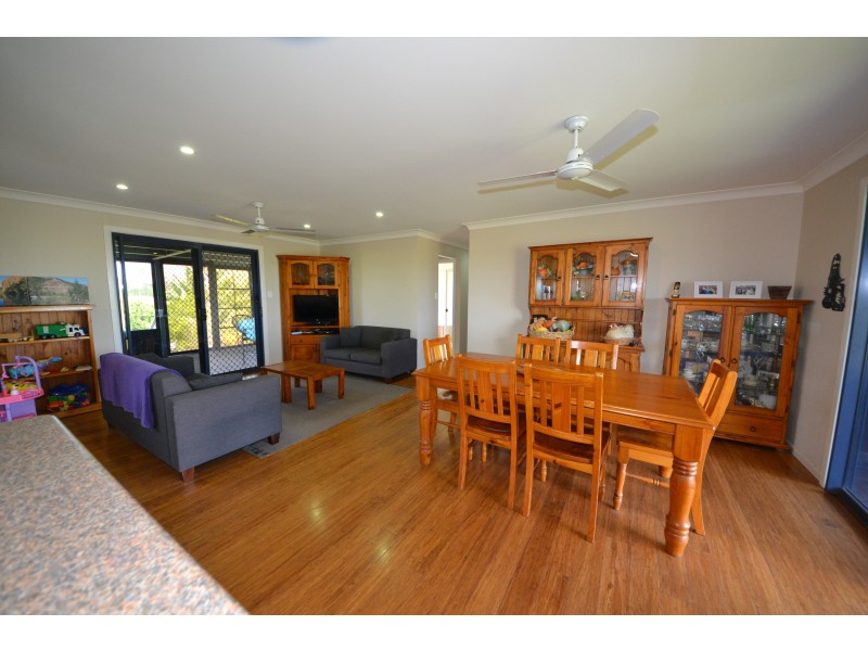40 Sheehan Rd, Alton Downs QLD 4702