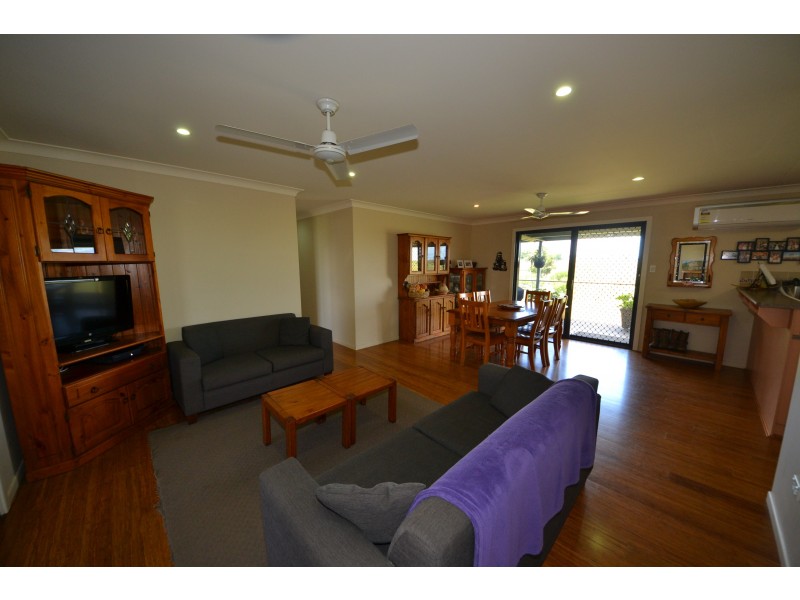 40 Sheehan Rd, Alton Downs QLD 4702