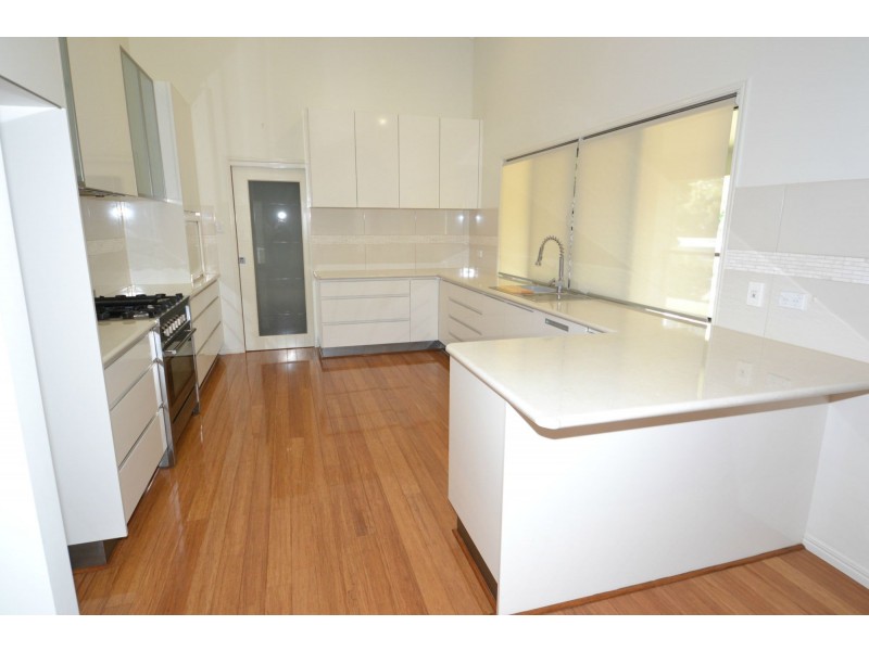 4 Cook Road, Mount Morgan QLD 4714