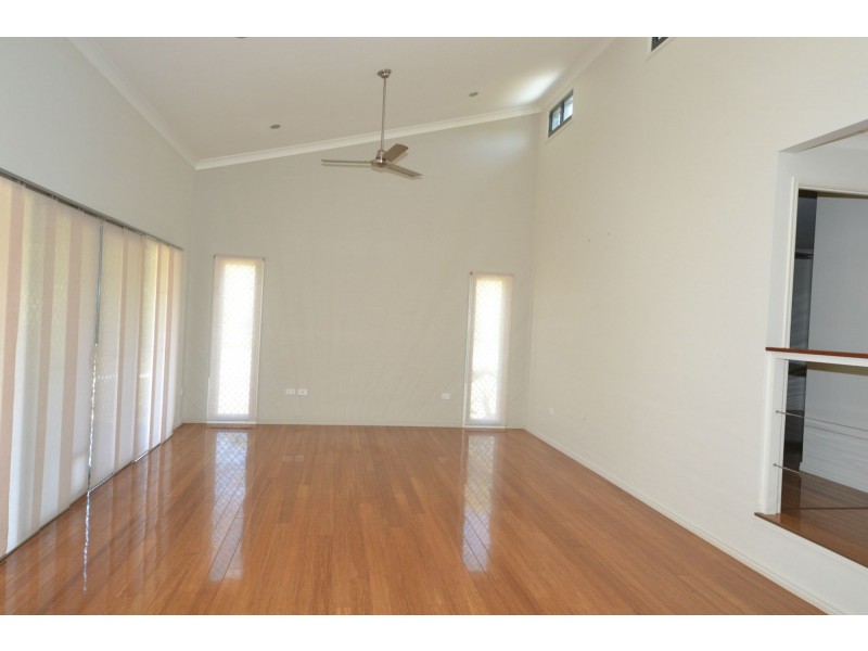 4 Cook Road, Mount Morgan QLD 4714