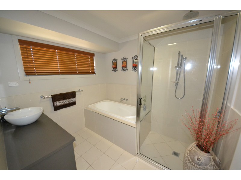 66 Jamie Crescent, Gracemere QLD 4702