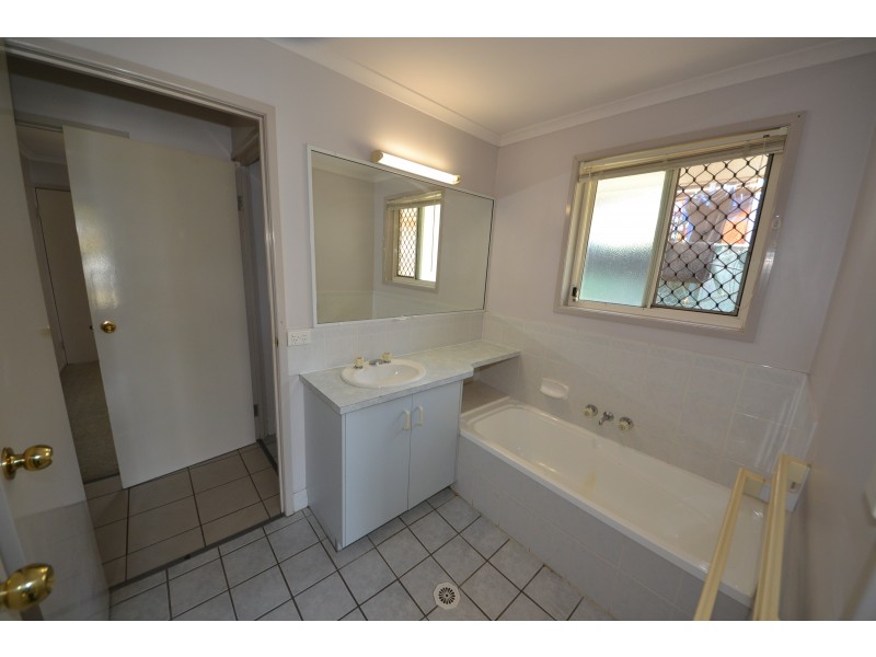 68 Mclaughlin St, Gracemere QLD 4702