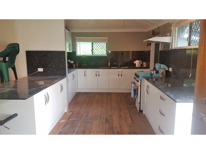 89 James St, Mount Morgan QLD 4714