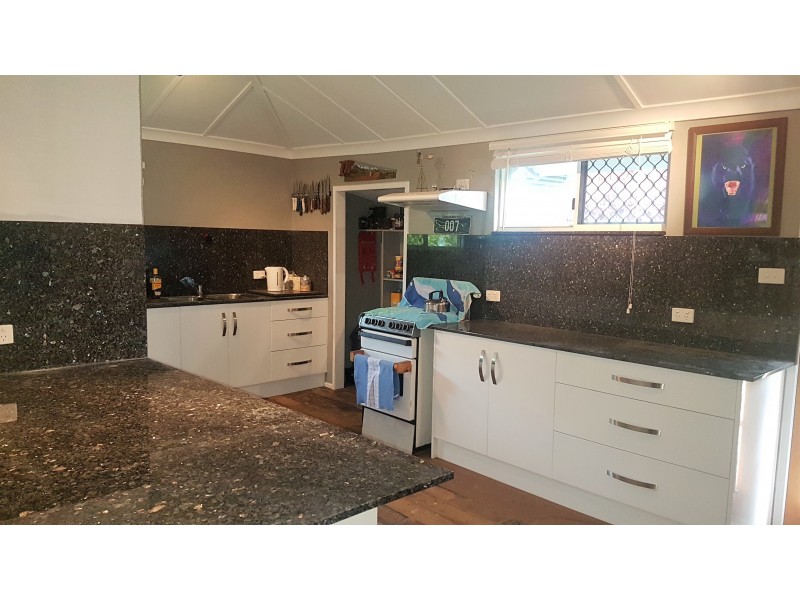 89 James St, Mount Morgan QLD 4714