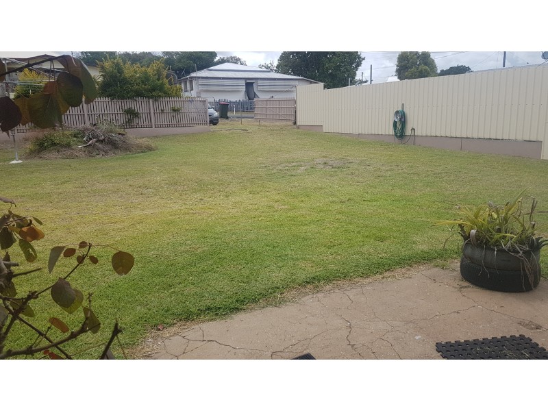 89 James St, Mount Morgan QLD 4714