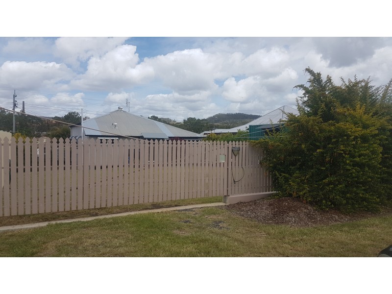 89 James St, Mount Morgan QLD 4714