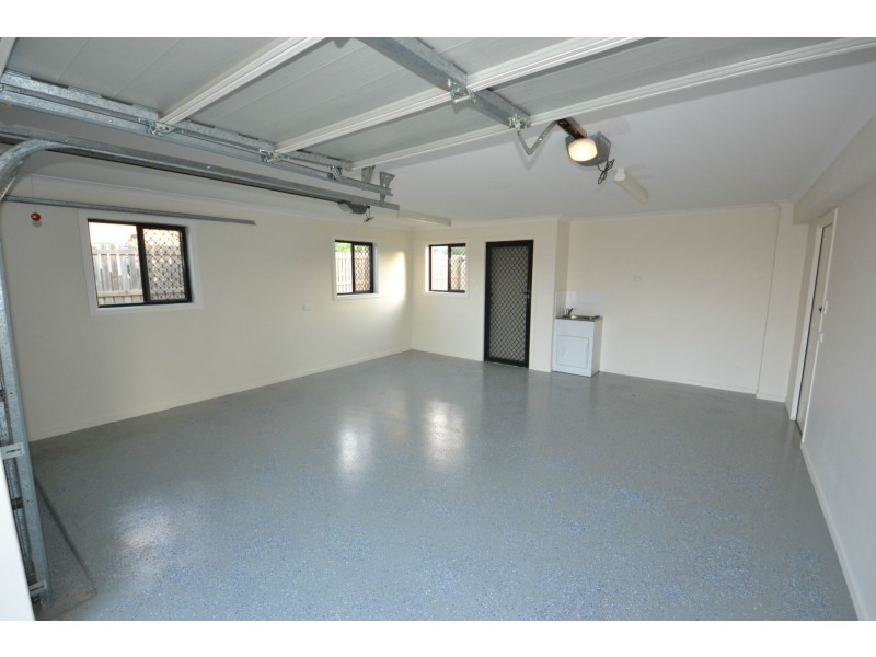 16 John Oxley Drive, Gracemere QLD 4702