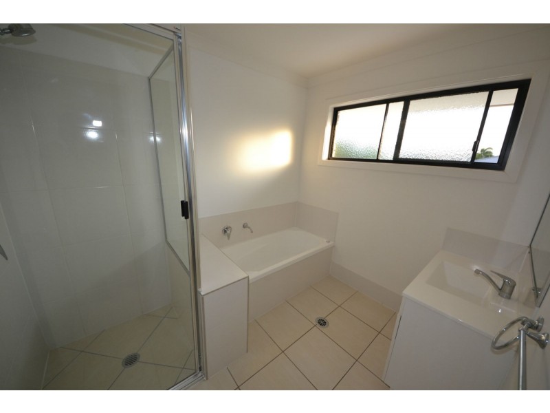 16 John Oxley Drive, Gracemere QLD 4702