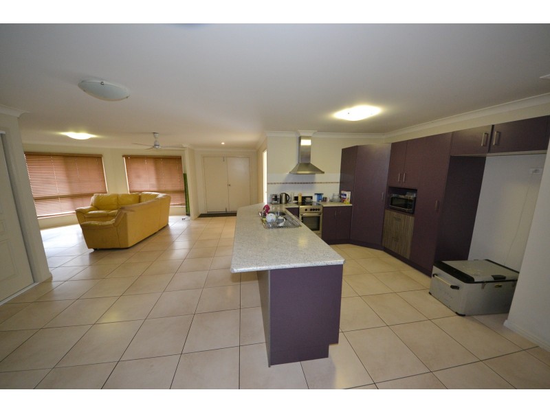16 Joseph St, Gracemere QLD 4702