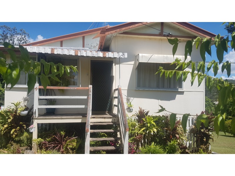 4 James St, Mount Morgan QLD 4714