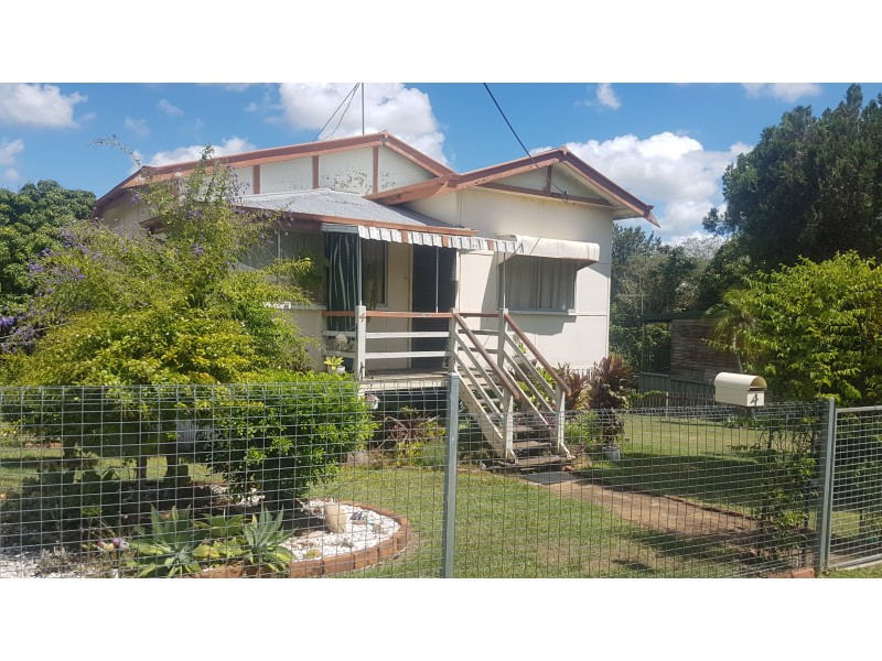 4 James St, Mount Morgan QLD 4714