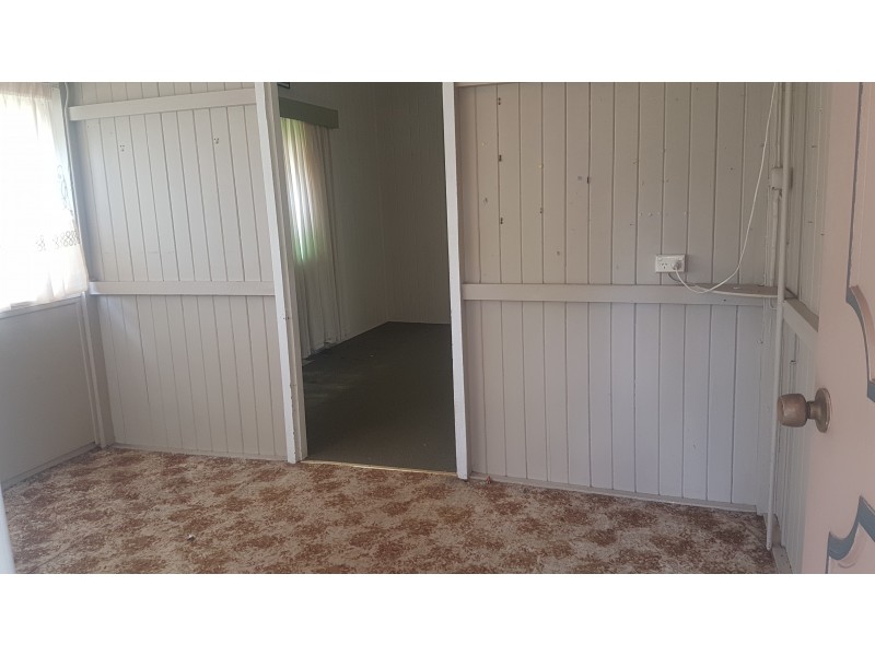 4 James St, Mount Morgan QLD 4714