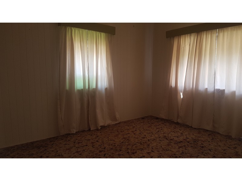 4 James St, Mount Morgan QLD 4714