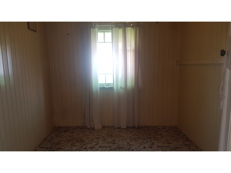 4 James St, Mount Morgan QLD 4714