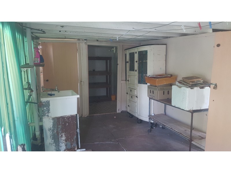 4 James St, Mount Morgan QLD 4714