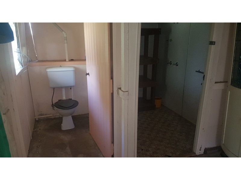 4 James St, Mount Morgan QLD 4714