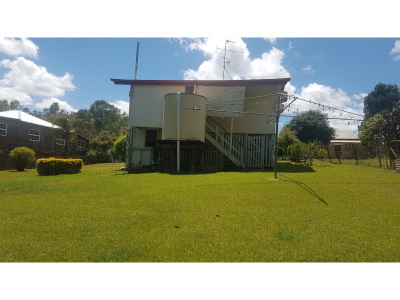4 James St, Mount Morgan QLD 4714
