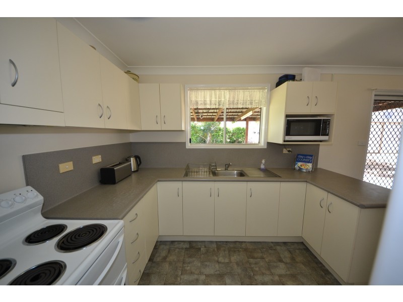 1 Schirmer Cl, Gracemere QLD 4702