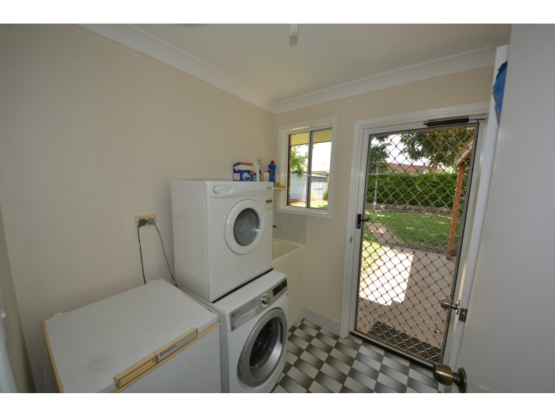 1 Schirmer Cl, Gracemere QLD 4702