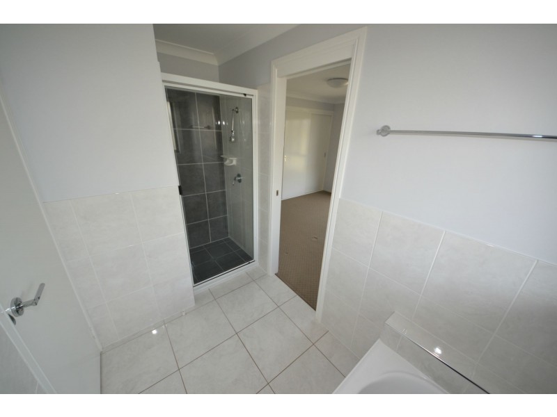 4 Boatwright Avenue, Gracemere QLD 4702