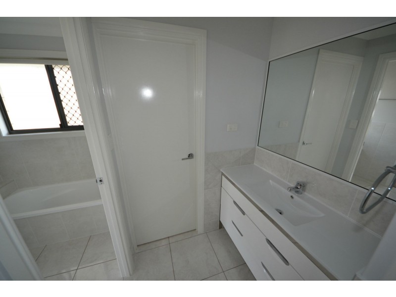 4 Boatwright Avenue, Gracemere QLD 4702