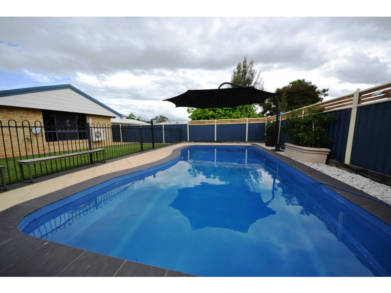 14 Buxton Dr, Gracemere QLD 4702