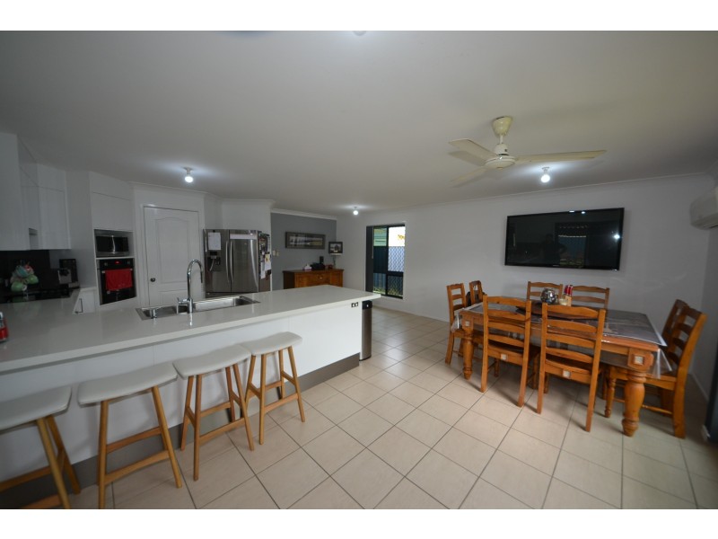 14 Buxton Dr, Gracemere QLD 4702