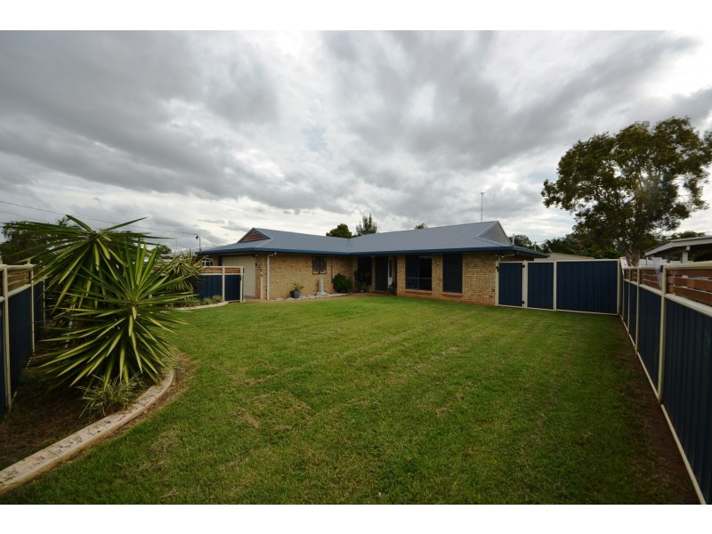 14 Buxton Dr, Gracemere QLD 4702
