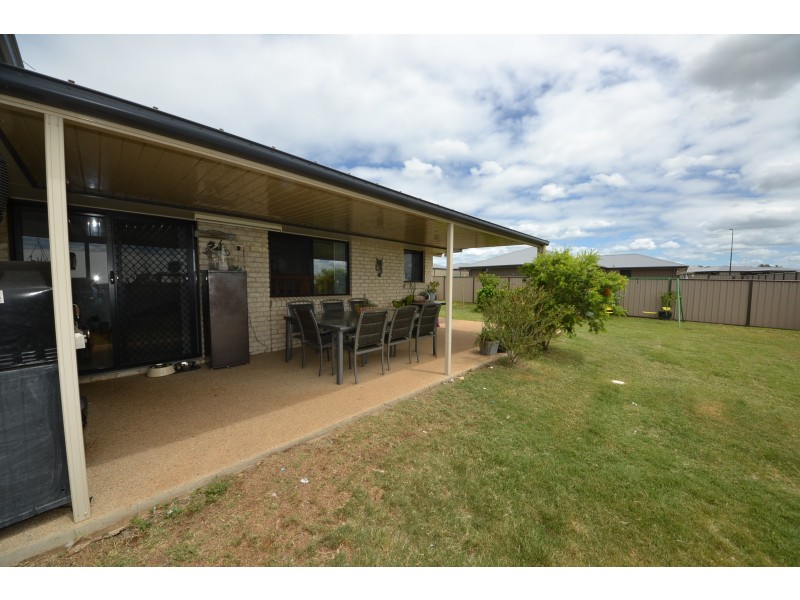 14 Premier Ct, Gracemere QLD 4702
