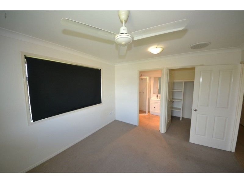 2/7 Poinciana Place, Gracemere QLD 4702